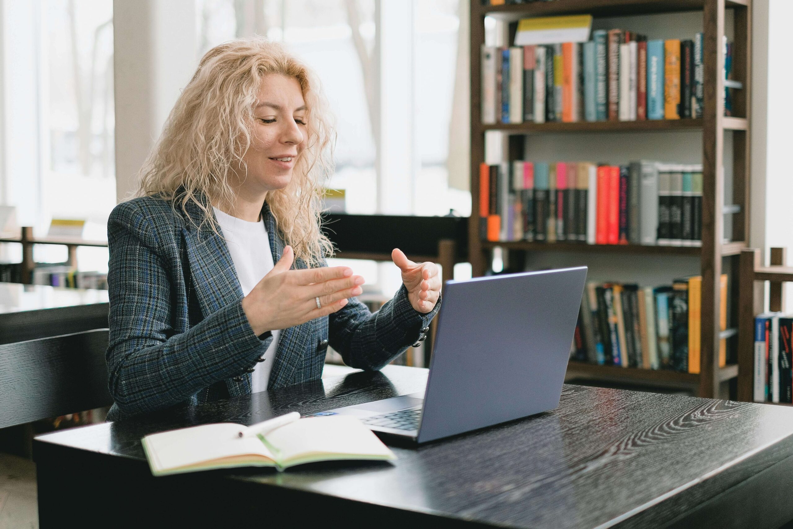 Cómo Impartir Clases Online: Consejos y Herramientas